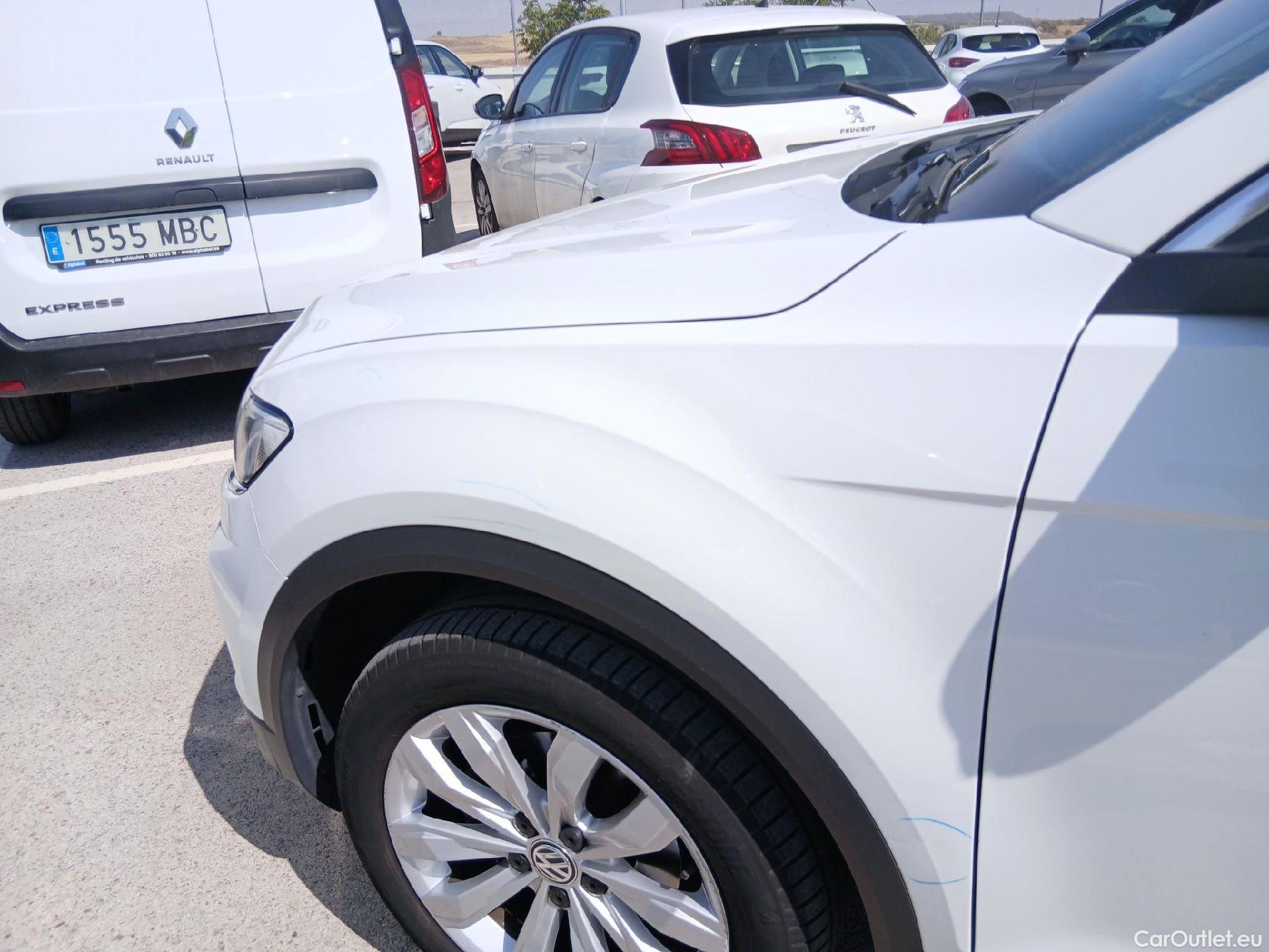  Volkswagen  T-ROC VOLKSWAGEN  / 2017 / 5P / todoterreno Advance 1.0 TSI 85kW (115CV) (CX) #13