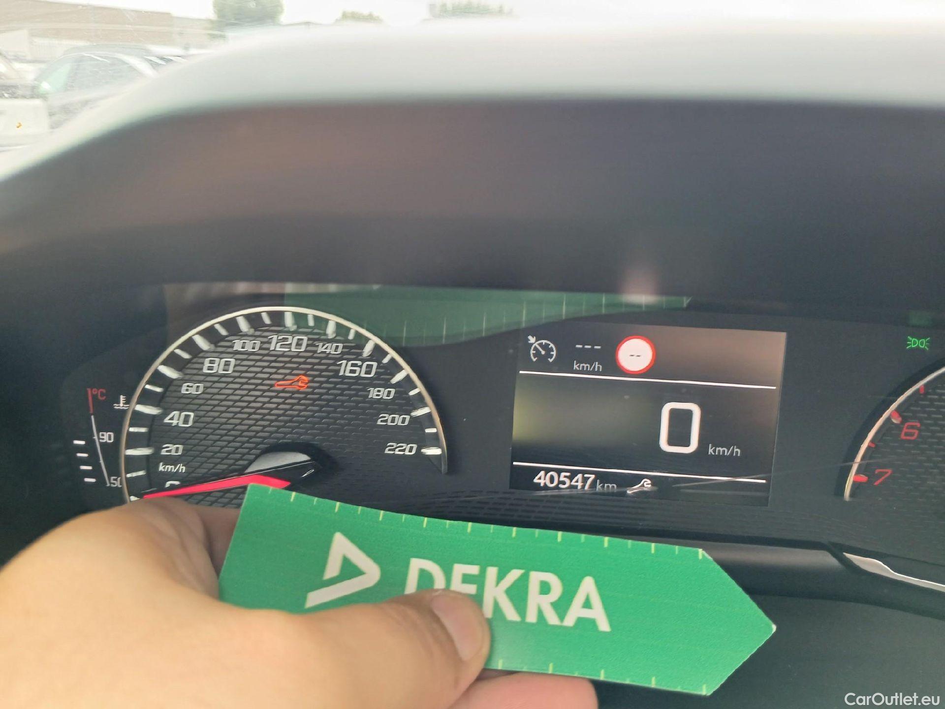  Peugeot  2008 PEUGEOT  / 2019 / 5P / todoterreno Active Pack Puretech 100 S&S BVM6 #2