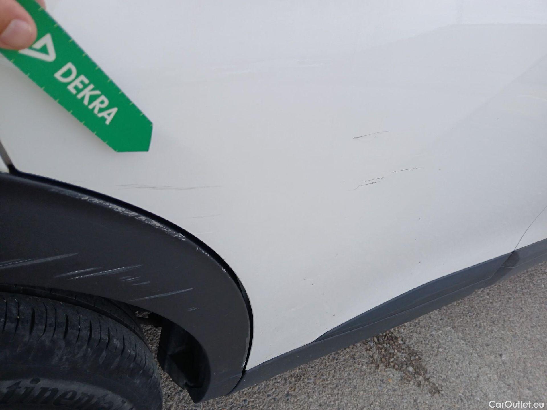  Peugeot  2008 PEUGEOT  / 2019 / 5P / todoterreno Active Pack Puretech 100 S&S BVM6 #57