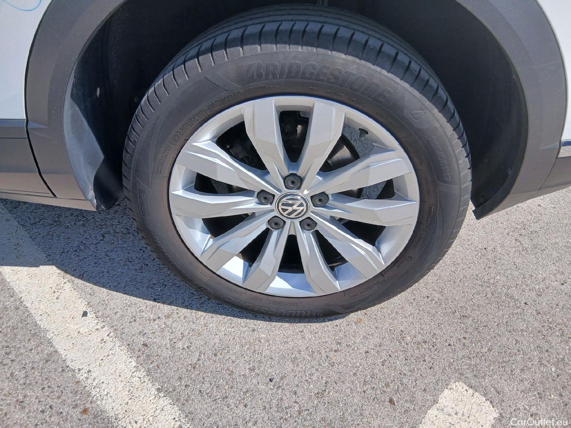  Volkswagen  T-ROC VOLKSWAGEN  / 2017 / 5P / todoterreno Advance 1.0 TSI 85kW (115CV) (CX) #22