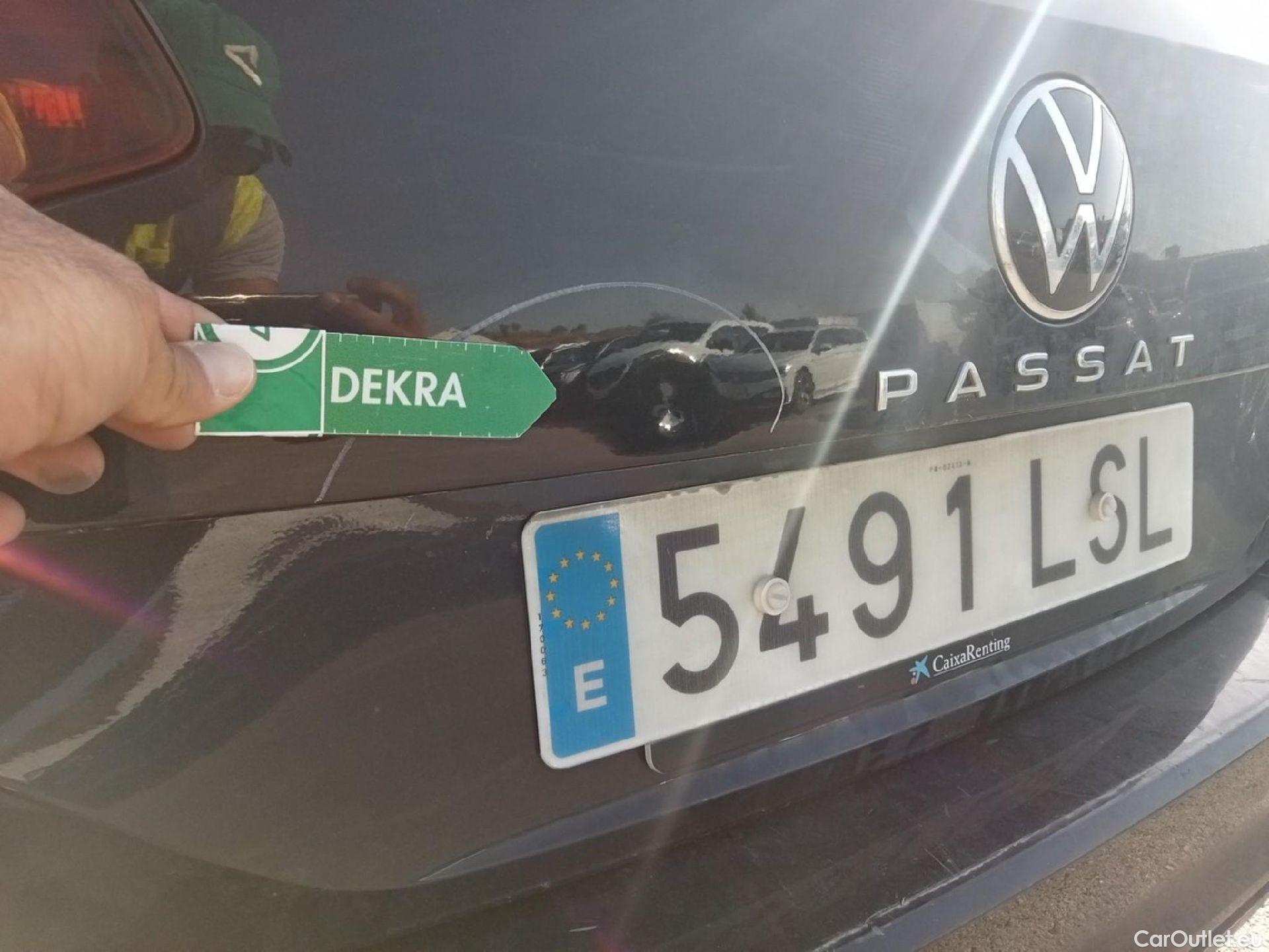  Volkswagen  Passat VOLKSWAGEN  / 2019 / 5P / familiar Variant Executive 2.0 TDI 110kW DSG #27