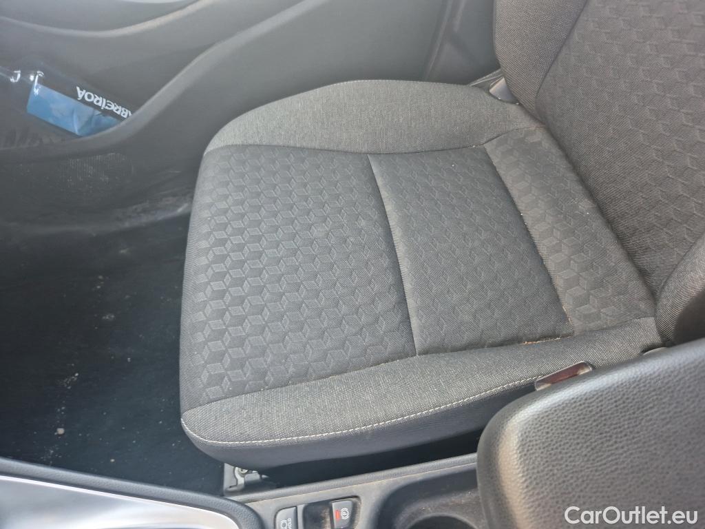  Toyota  Yaris TOYOTA  / 2020 / 5P / berlina con portón 1.5 120H Active Tech #14