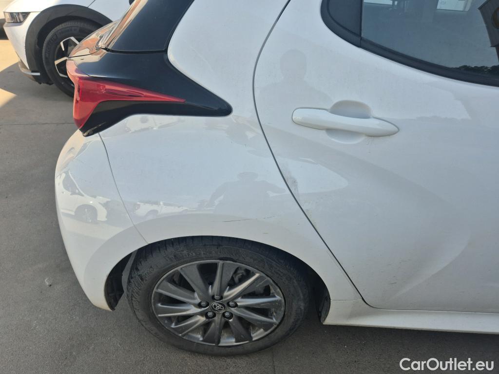 Toyota  Yaris TOYOTA  / 2020 / 5P / berlina con portón 1.5 120H Active Tech #6