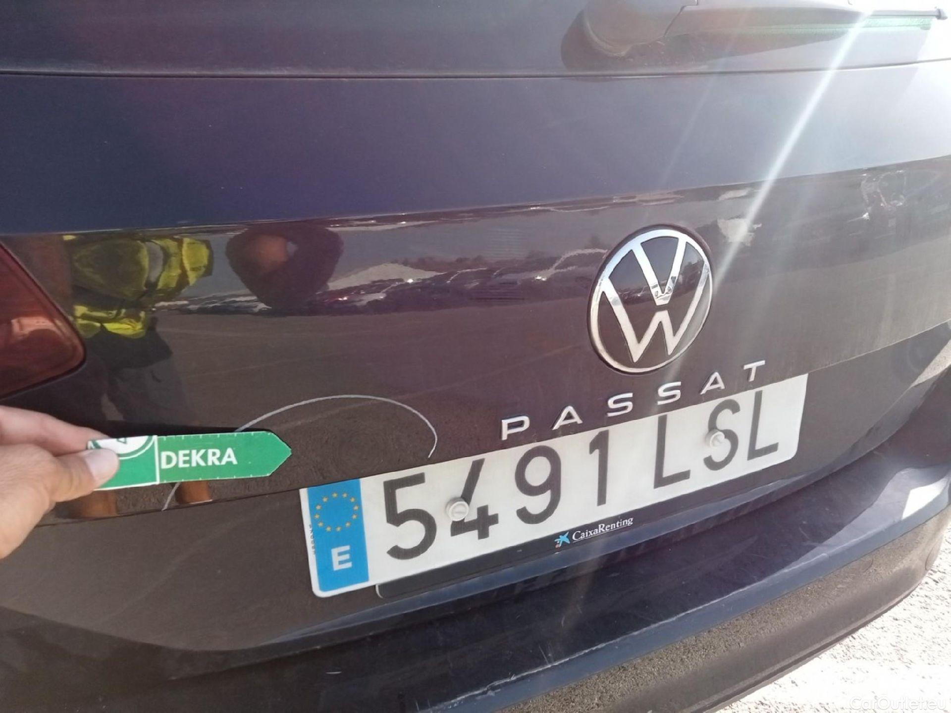  Volkswagen  Passat VOLKSWAGEN  / 2019 / 5P / familiar Variant Executive 2.0 TDI 110kW DSG #28