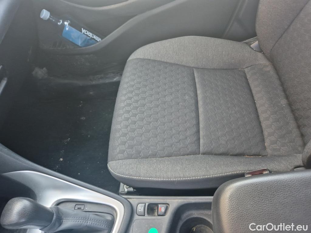  Toyota  Yaris TOYOTA  / 2020 / 5P / berlina con portón 1.5 120H Active Tech #15