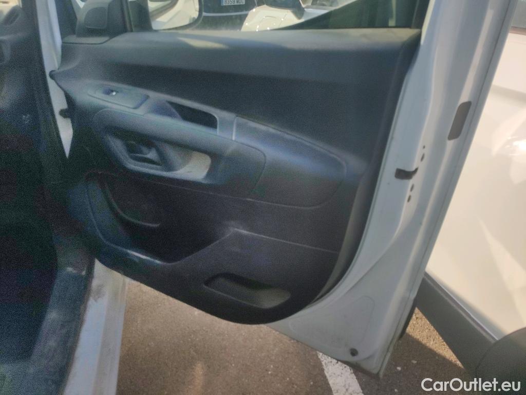  Citroen  Berlingo CITROEN  / 2018 / 3P / furgón derivado de turismo Talla M BlueHDi 100 CONTROL (AC2) #24