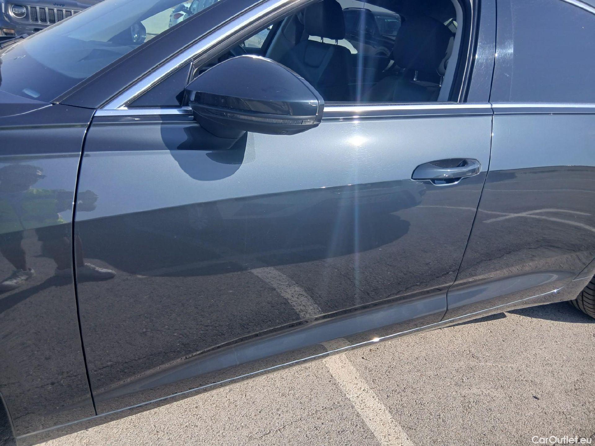  Audi  A6 AUDI  / 2018 / 4P / sedán 50 TFSIe quattro S tronic Sport Competit #10