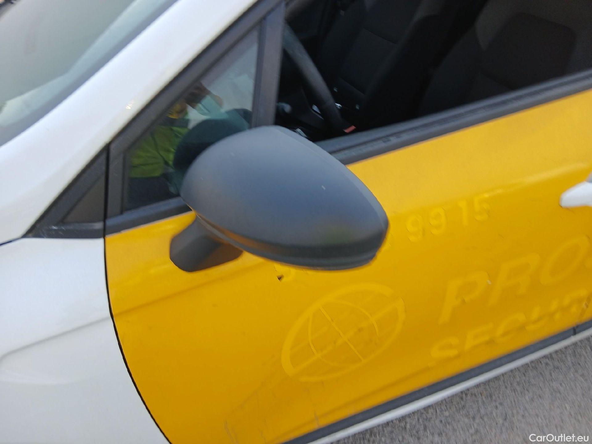  Renault  Clio RENAULT  / 2019 / 5P / berlina con portón Business Blue dCi 74kW (100CV) #10