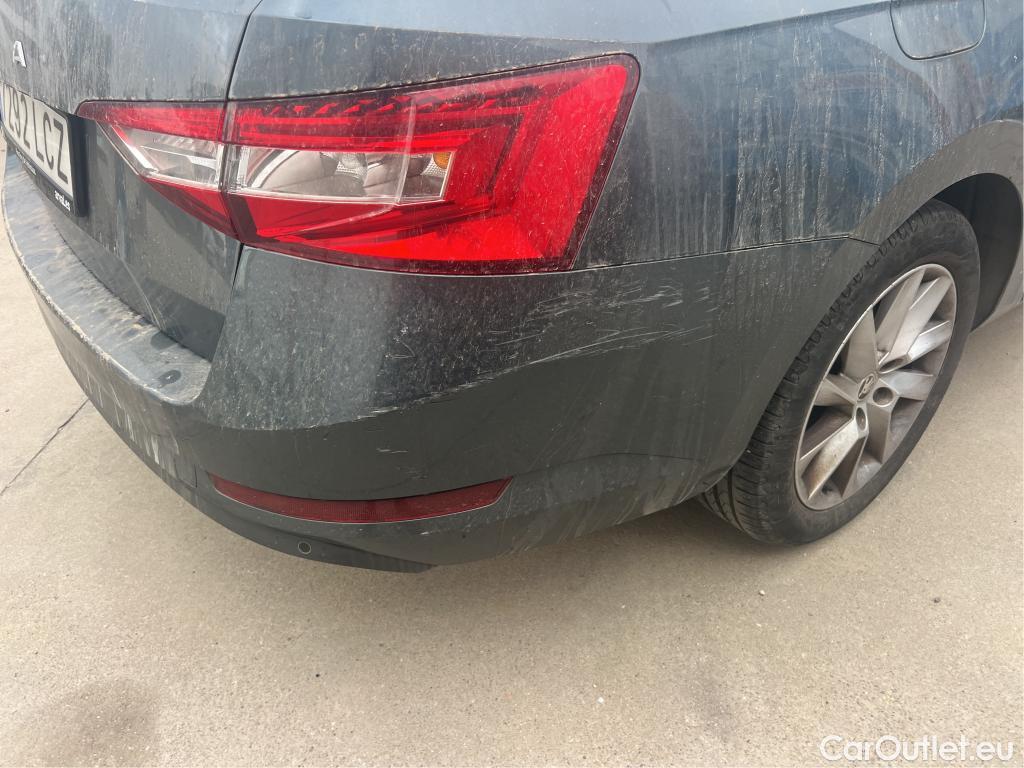  Skoda  Superb SKODA  / 2019 / 5P / familiar Combi 2.0 TDI 110kW (150CV) DSG Ambition #30