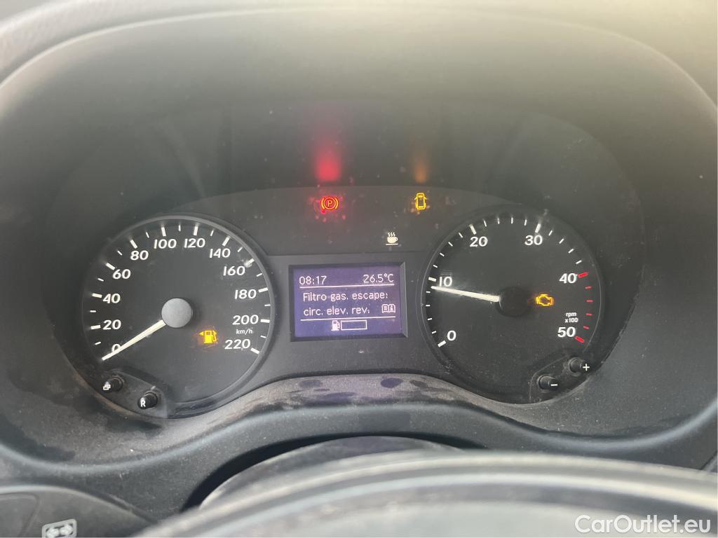  Mercedes  Vito MERCEDES-BENZ  / 2014 / 4P / furgón 111 CDI Larga #52