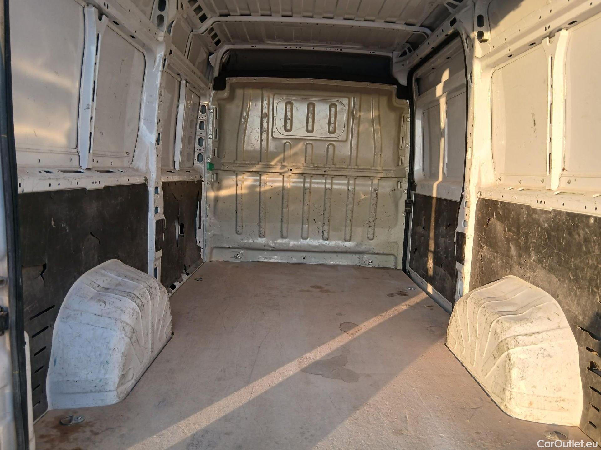  Opel  Movano OPEL  / 2021 / 4P / Furgón Base L2H2 3.5T 2.2 BlueHDi #40