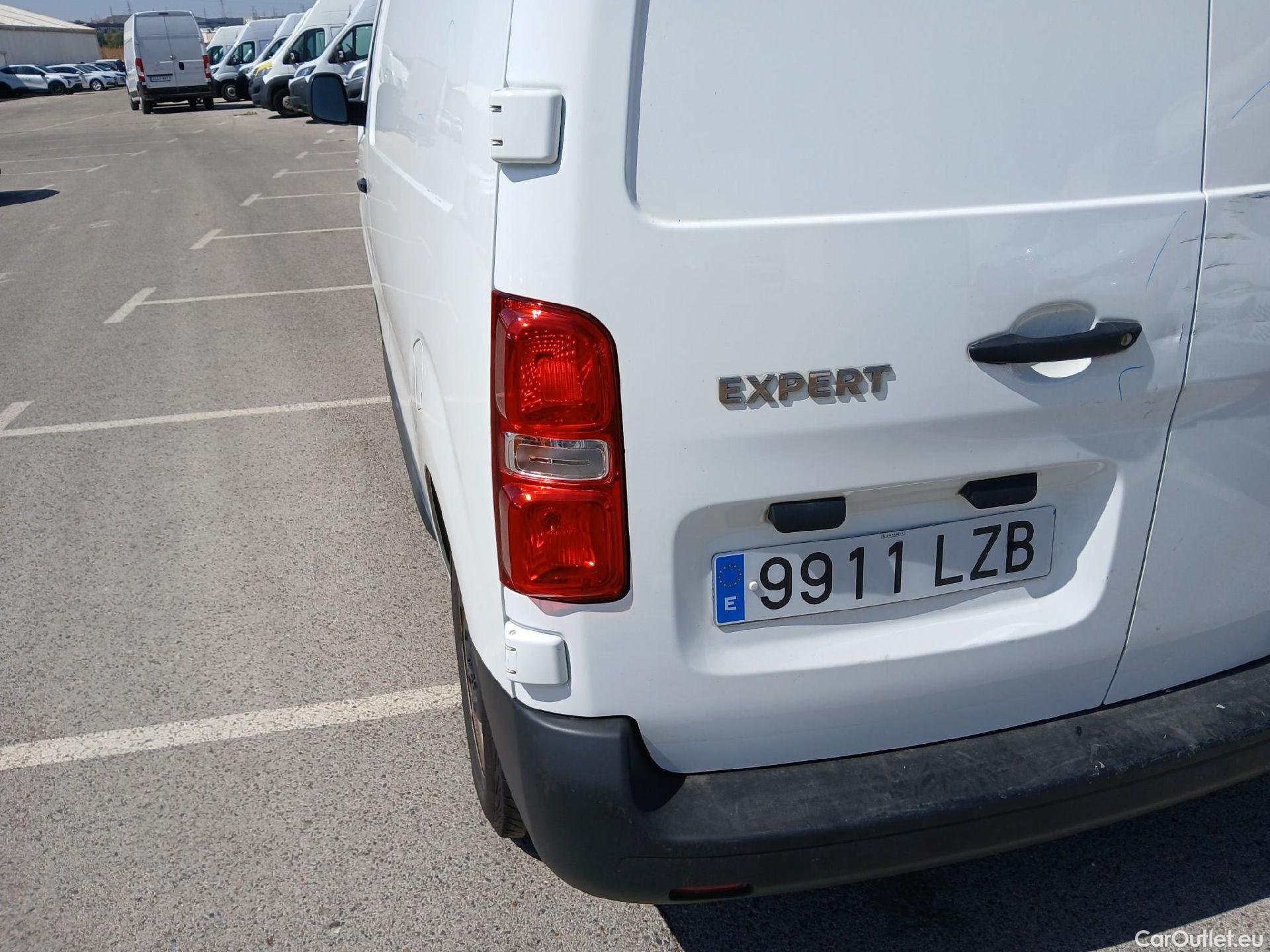  Peugeot  Expert PEUGEOT  / 2016 / 4P / furgón Furgón Pro 1.5 BlueHDi 120 Standard #27