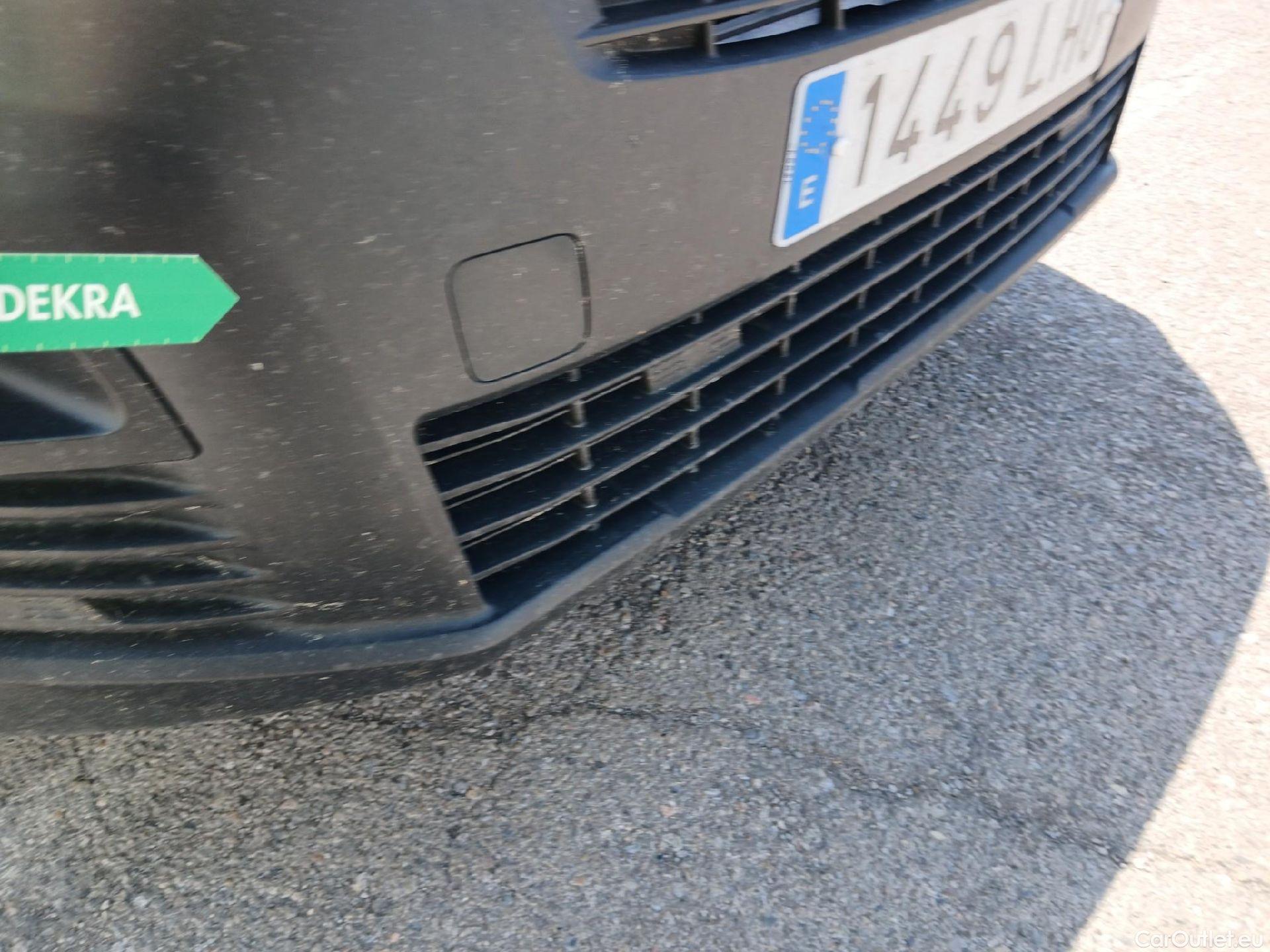  Citroen  Berlingo CITROEN  / 2015 / 4P / combi Talla M BlueHDi 100 S&S LIVE (IND) #17