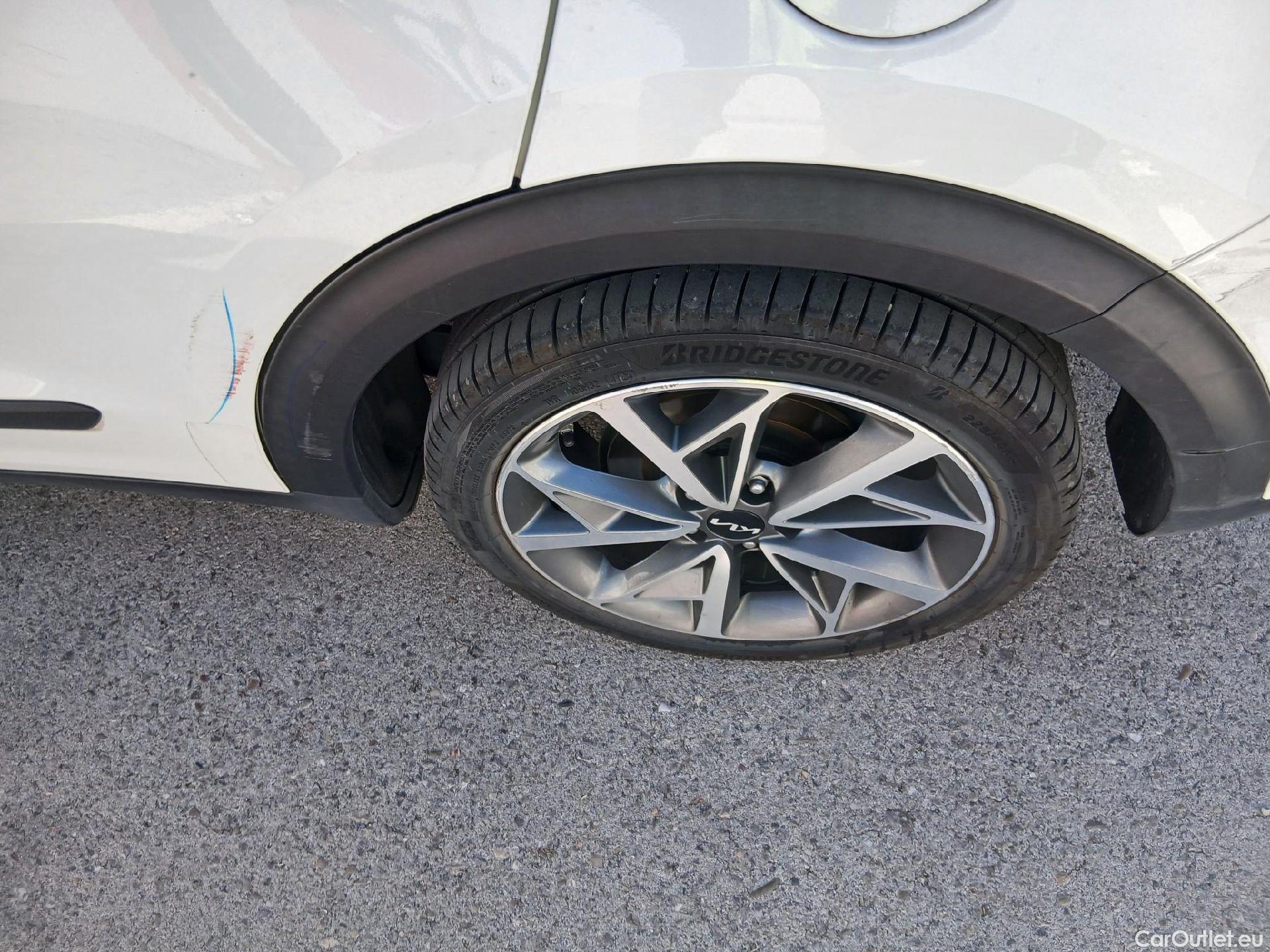  KIA  Niro KIA  / 2019 / 5P / crossover 1.6 GDi HEV 104kW (141CV) Emotion (AC) #23