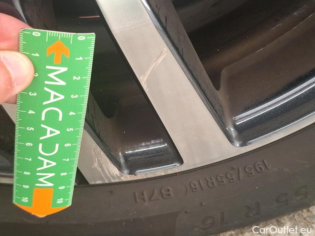  Peugeot  208  Allure Pack 1.2 PureTech 100CV BVM6 E6d #11