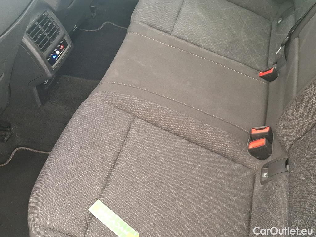  Volkswagen  Golf  VOLKSWAGEN / 2020 / 5P / Berline 2.0 TDI SCR 150 DSG7 Life Soci Busi #27