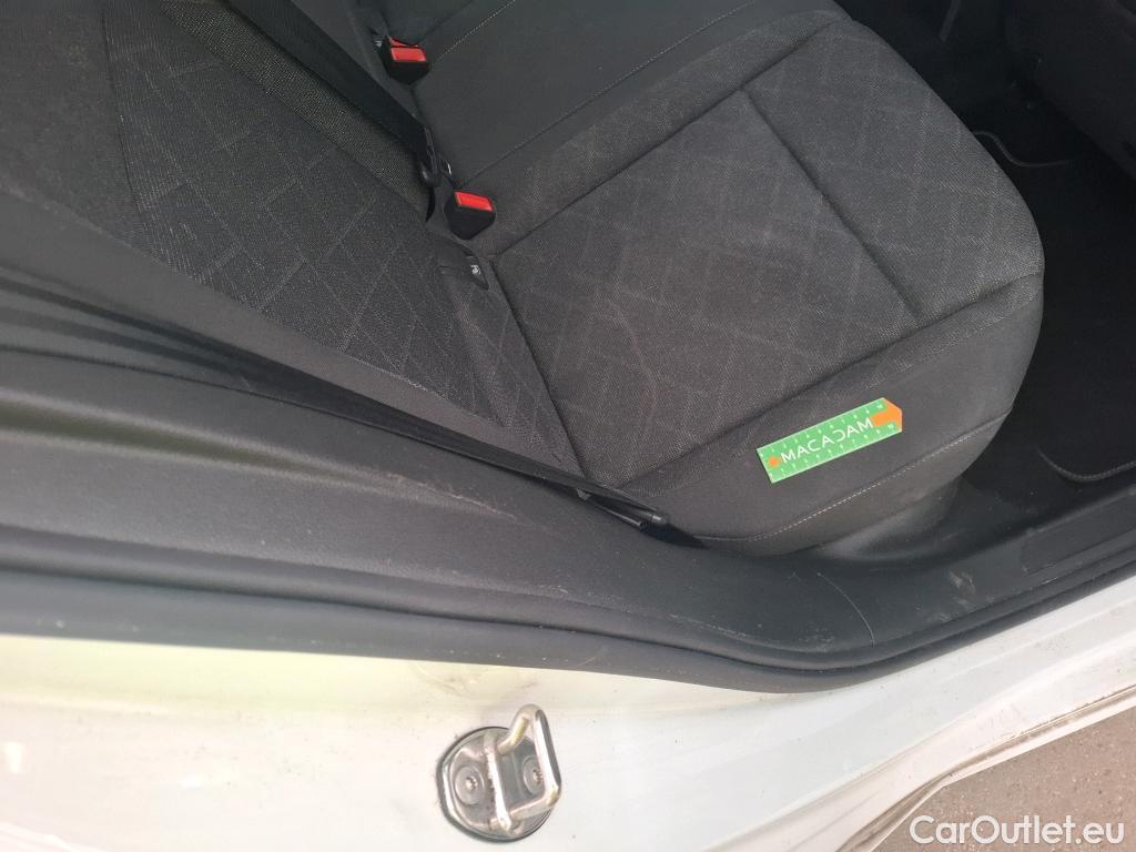  Volkswagen  Golf  VOLKSWAGEN / 2020 / 5P / Berline 2.0 TDI SCR 150 DSG7 Life Soci Busi #18