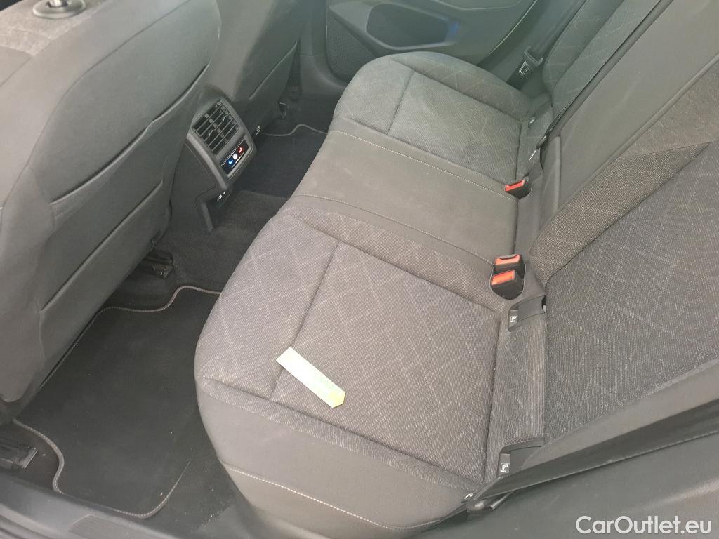  Volkswagen  Golf  VOLKSWAGEN / 2020 / 5P / Berline 2.0 TDI SCR 150 DSG7 Life Soci Busi #25