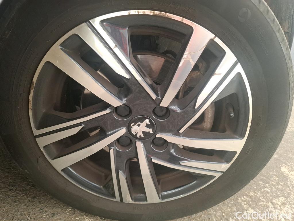  Peugeot  208  Allure Pack 1.2 PureTech 100CV BVM6 E6d #9