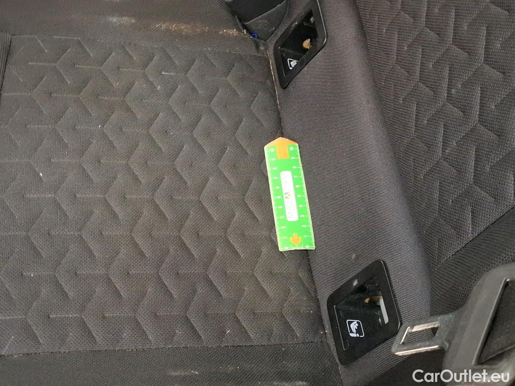  Toyota  Corolla TOYOTA  / 2018 / 5P / Berline Hybride 122h Dynamic Business Stage Acad #49