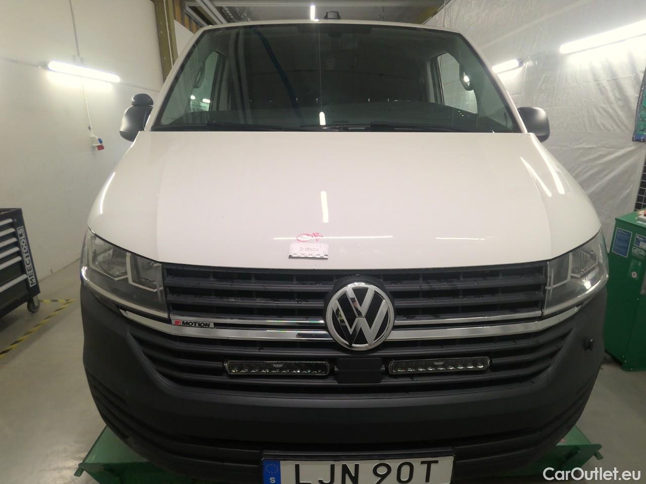  Volkswagen  Transporter T6 TDI 150 28 L1H1 A CV 4M #25
