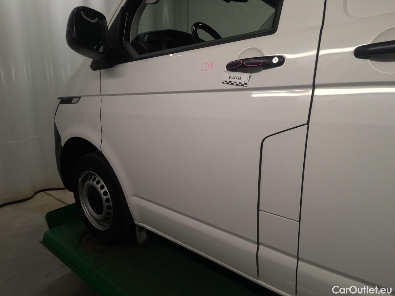  Volkswagen  Transporter T6 TDI 150 28 L1H1 A CV 4M #14