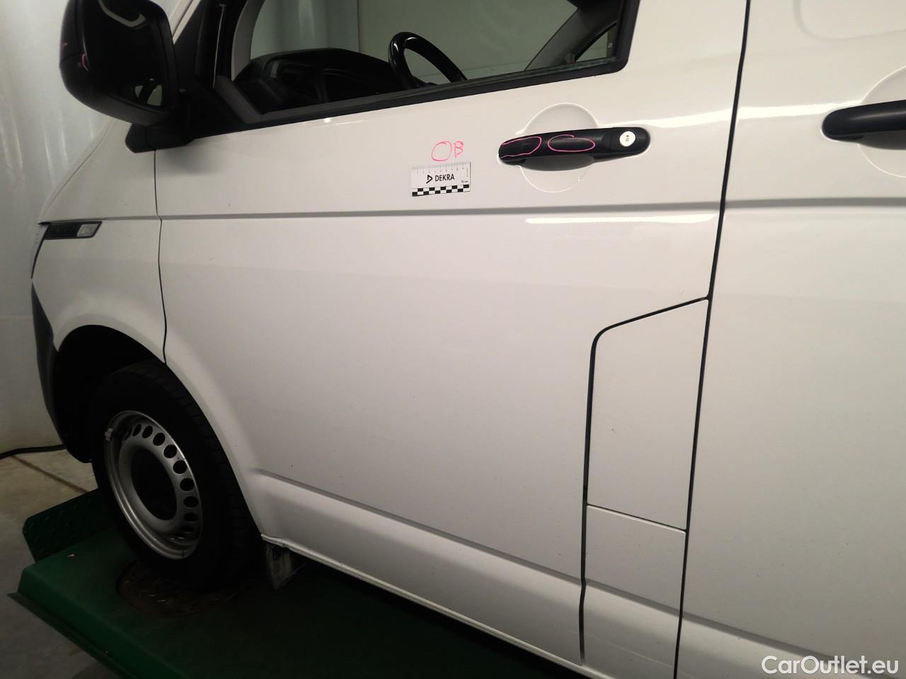  Volkswagen  Transporter T6 TDI 150 28 L1H1 A CV 4M #16