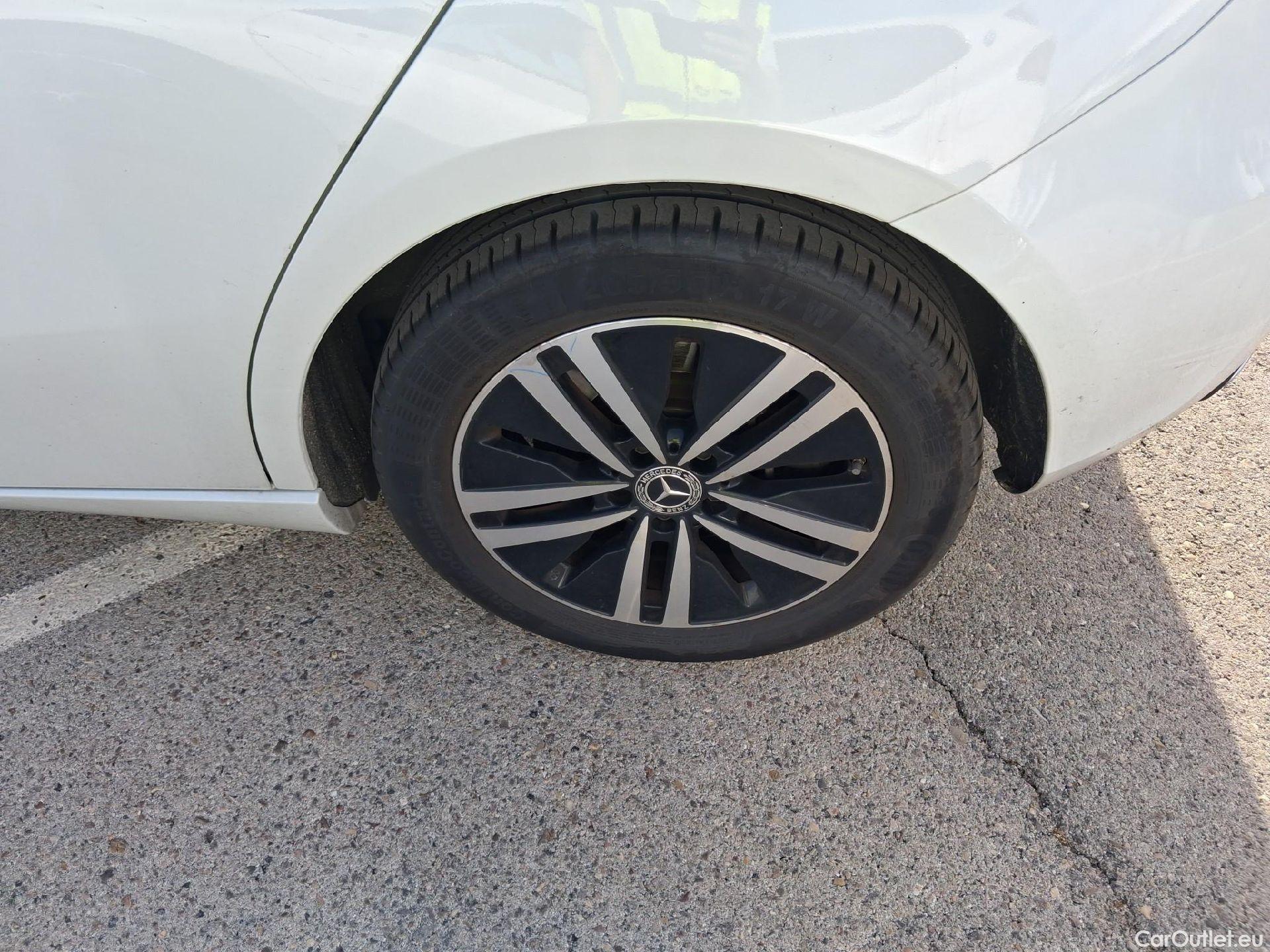  Mercedes  A-Klasse MERCEDES-BENZ Clase A / 2018 / 5P / berlina con portón A 250 e #9