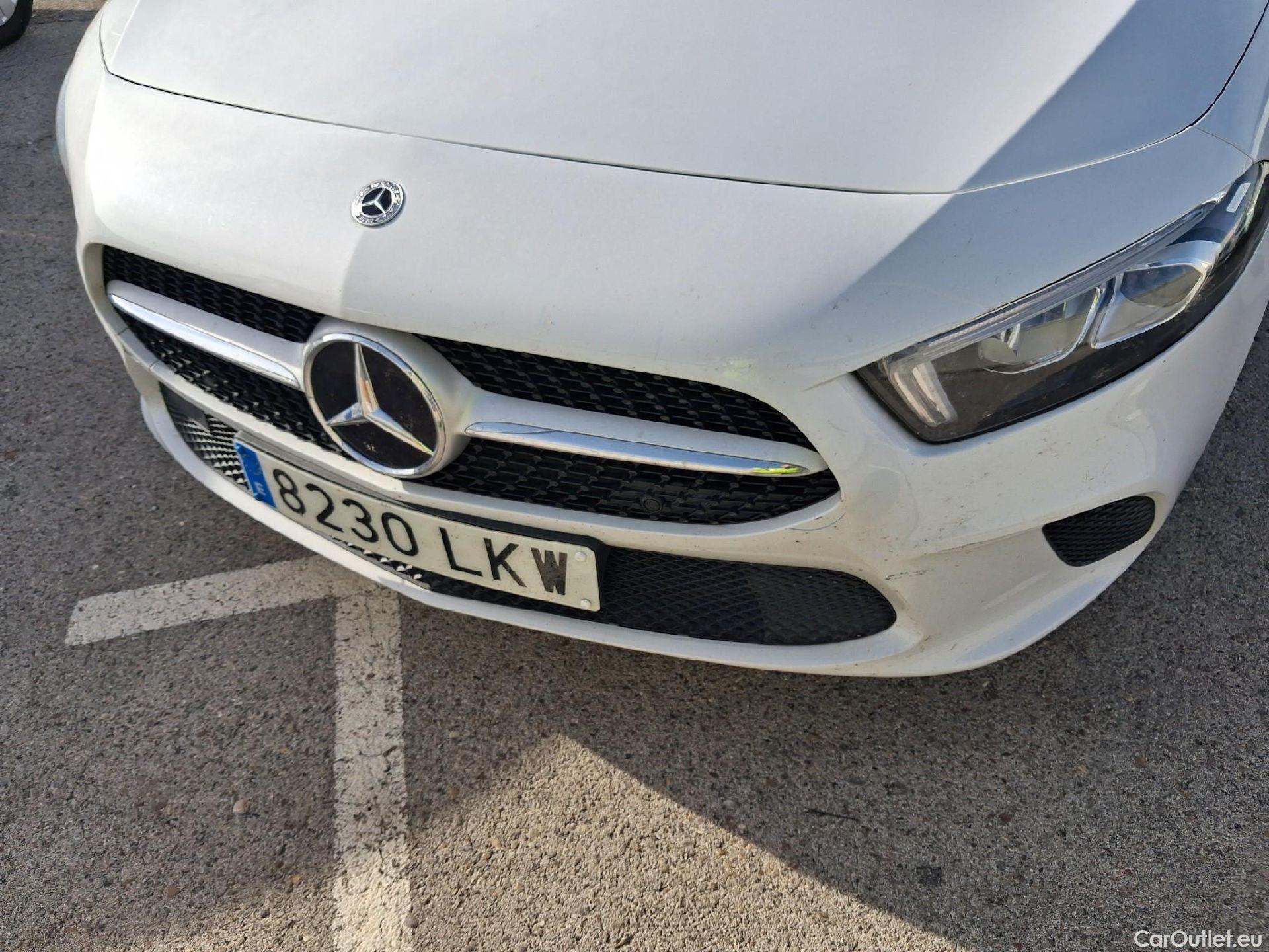  Mercedes  A-Klasse MERCEDES-BENZ Clase A / 2018 / 5P / berlina con portón A 250 e #4