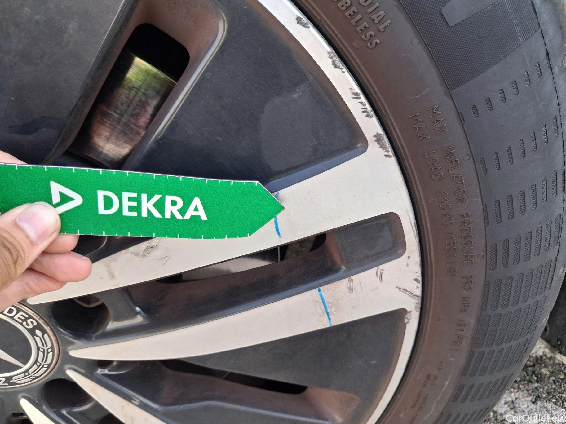  Mercedes  A-Klasse MERCEDES-BENZ Clase A / 2018 / 5P / berlina con portón A 250 e #7