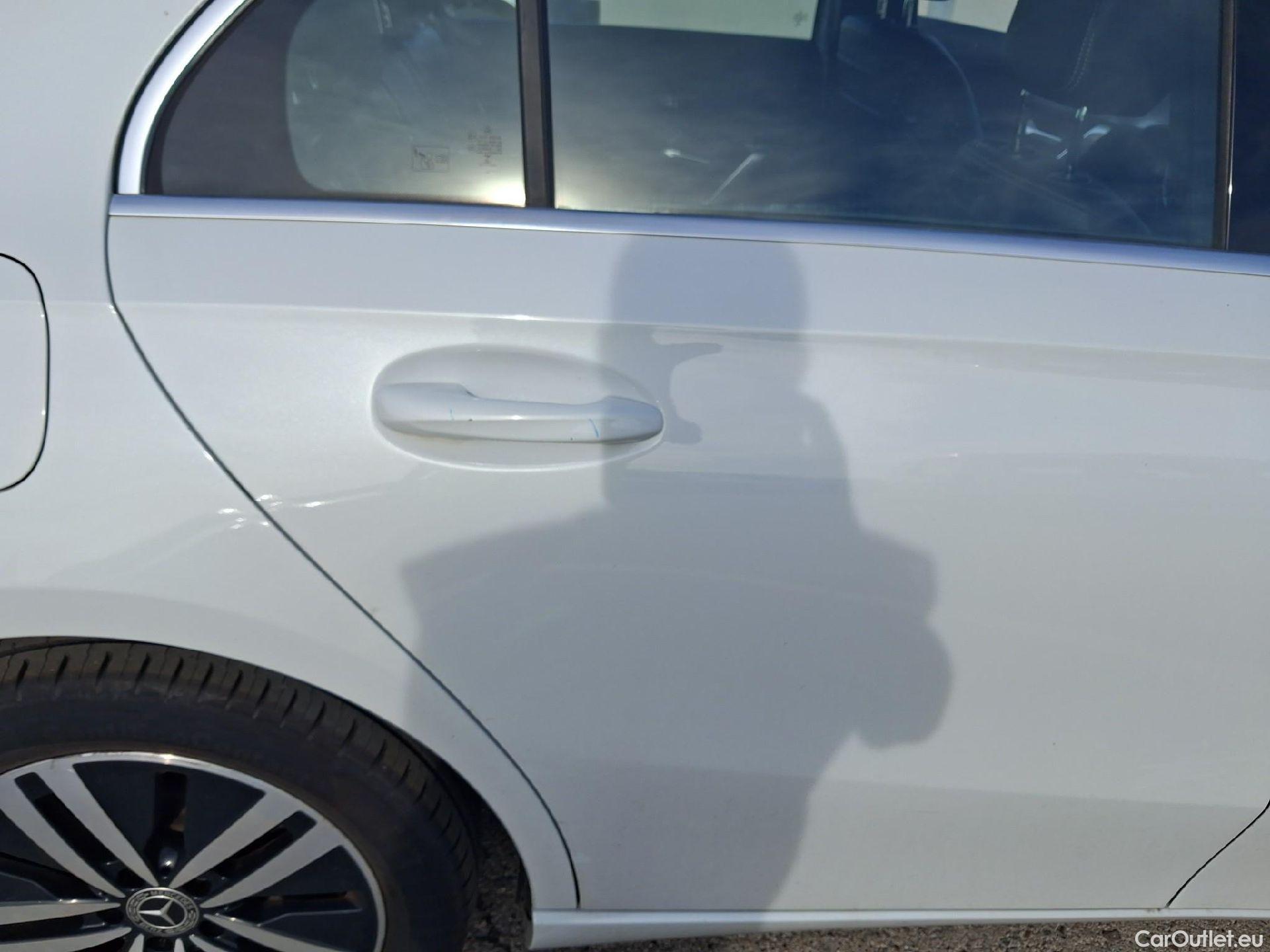  Mercedes  A-Klasse MERCEDES-BENZ Clase A / 2018 / 5P / berlina con portón A 250 e #17