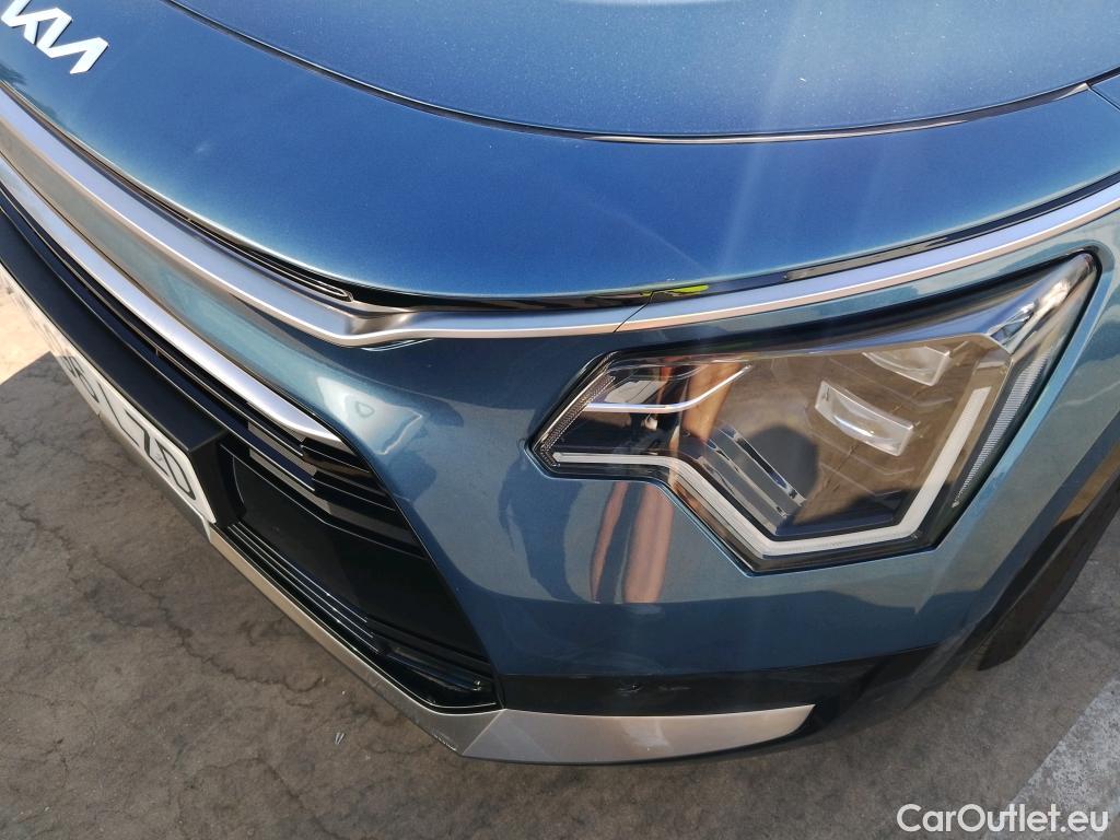  KIA  Niro KIA  / 2022 / 5P / crossover 1.6 GDi PHEV 135kW (183CV) Drive #21