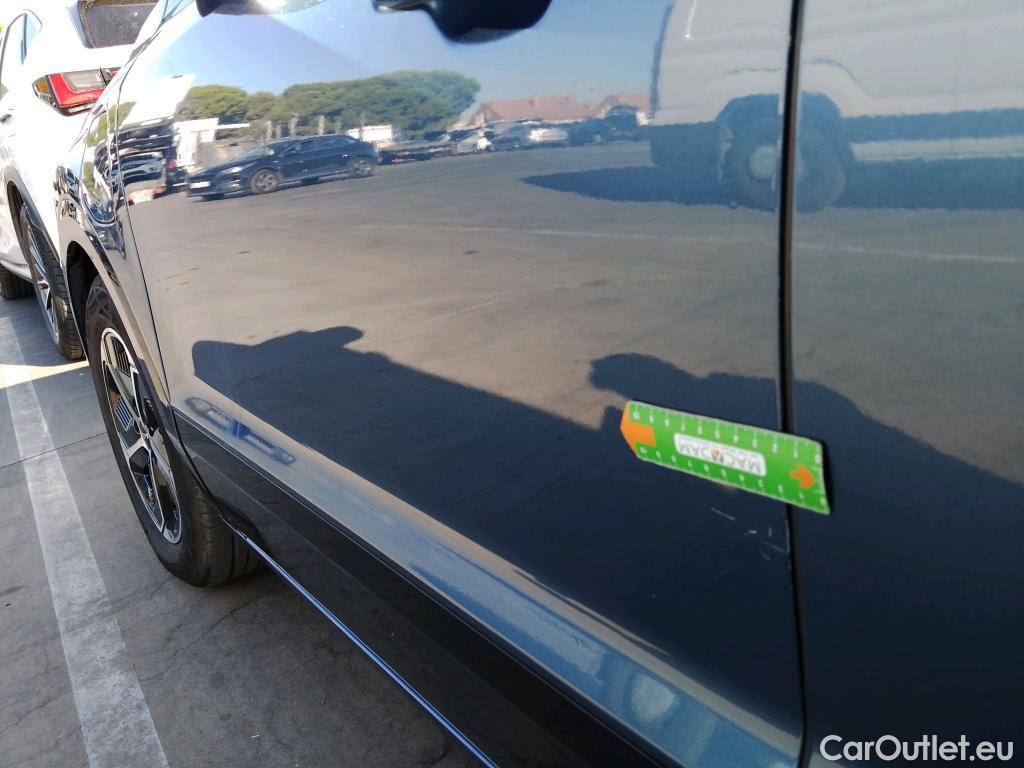  KIA  Niro KIA  / 2022 / 5P / crossover 1.6 GDi PHEV 135kW (183CV) Drive #13