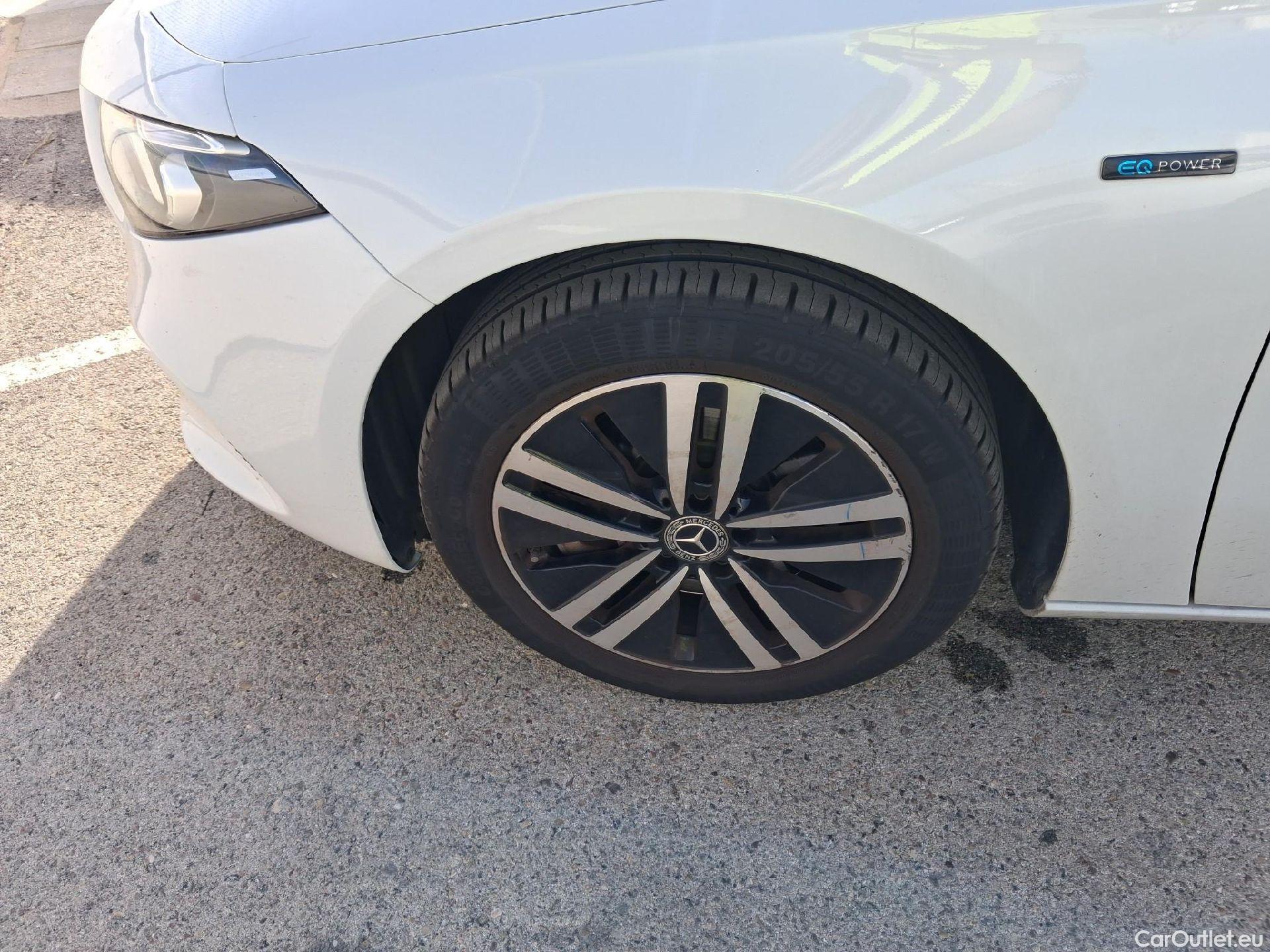  Mercedes  A-Klasse MERCEDES-BENZ Clase A / 2018 / 5P / berlina con portón A 250 e #6