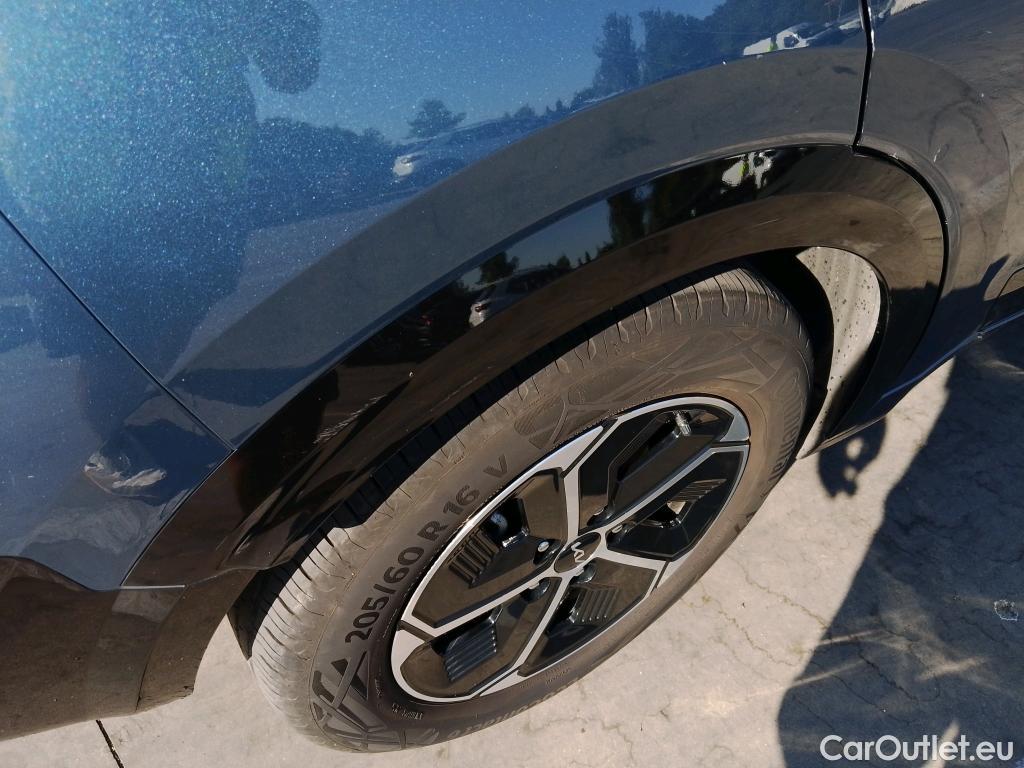  KIA  Niro KIA  / 2022 / 5P / crossover 1.6 GDi PHEV 135kW (183CV) Drive #33