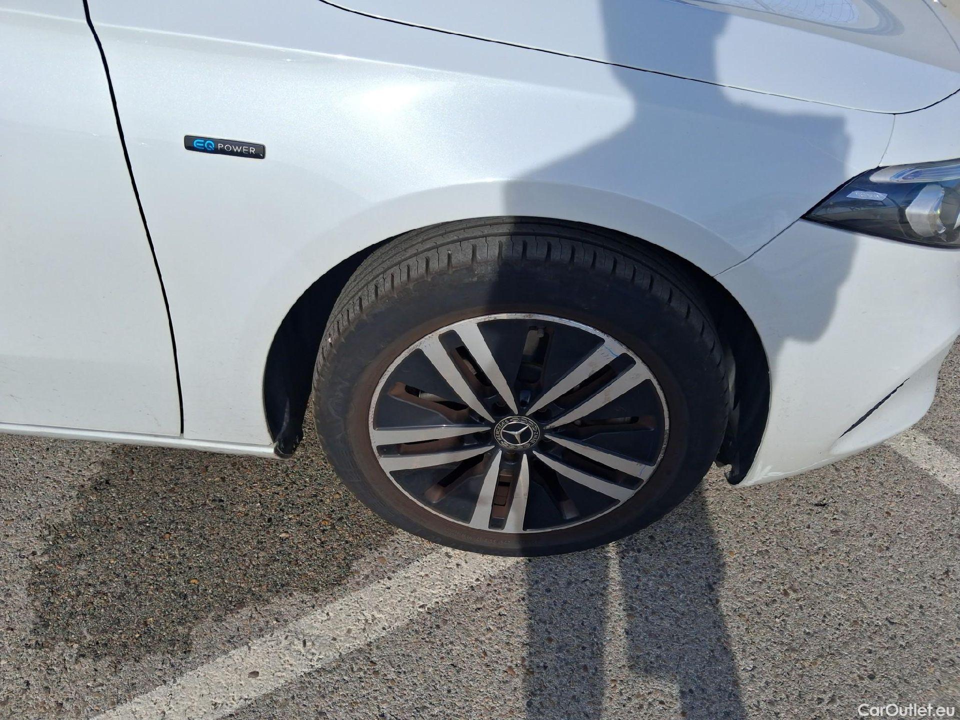 Mercedes  A-Klasse MERCEDES-BENZ Clase A / 2018 / 5P / berlina con portón A 250 e #22