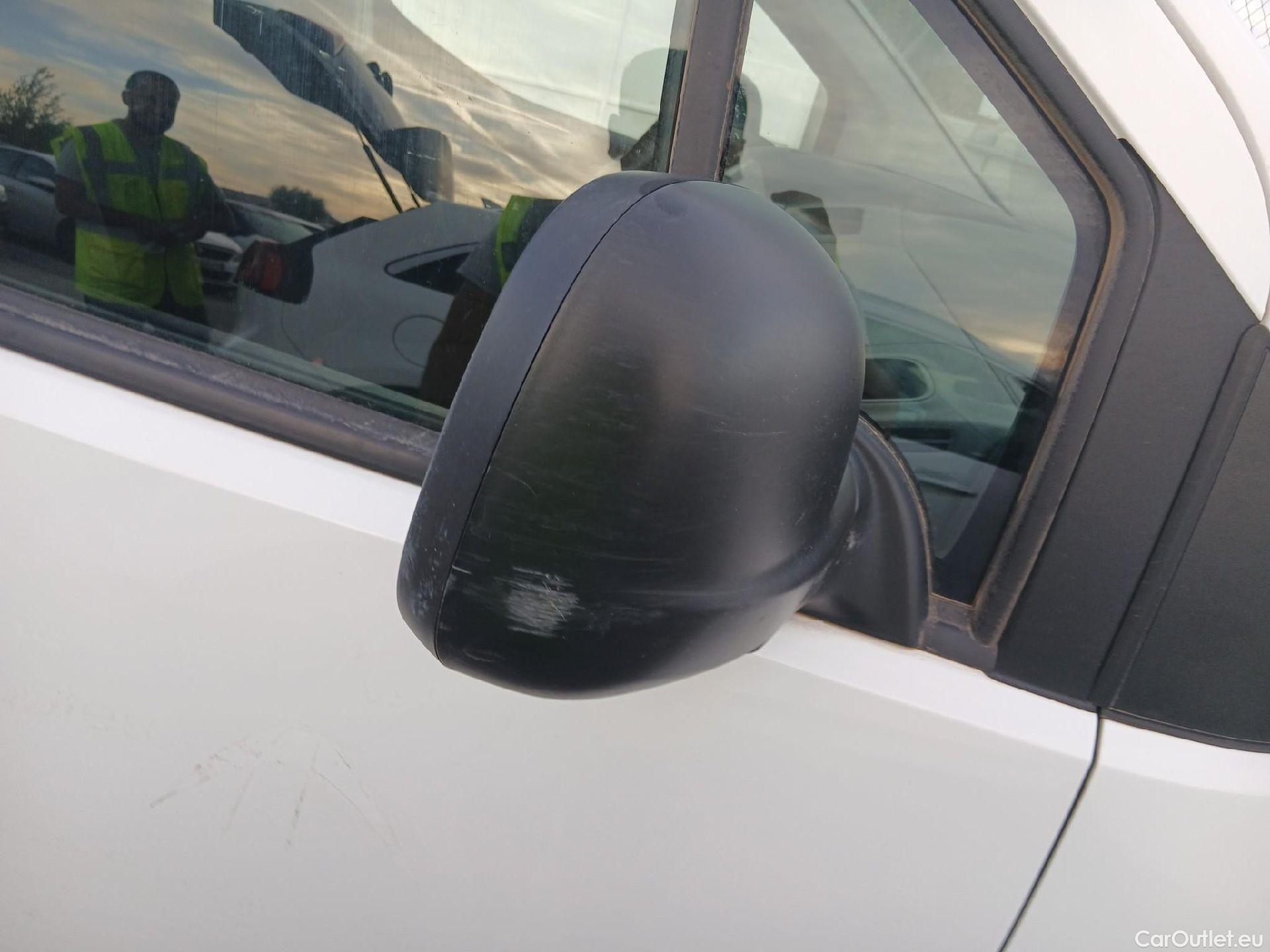  Citroen  Berlingo CITROEN  / 2018 / 3P / furgón derivado de turismo Talla M BlueHDi 100 CONTROL #40