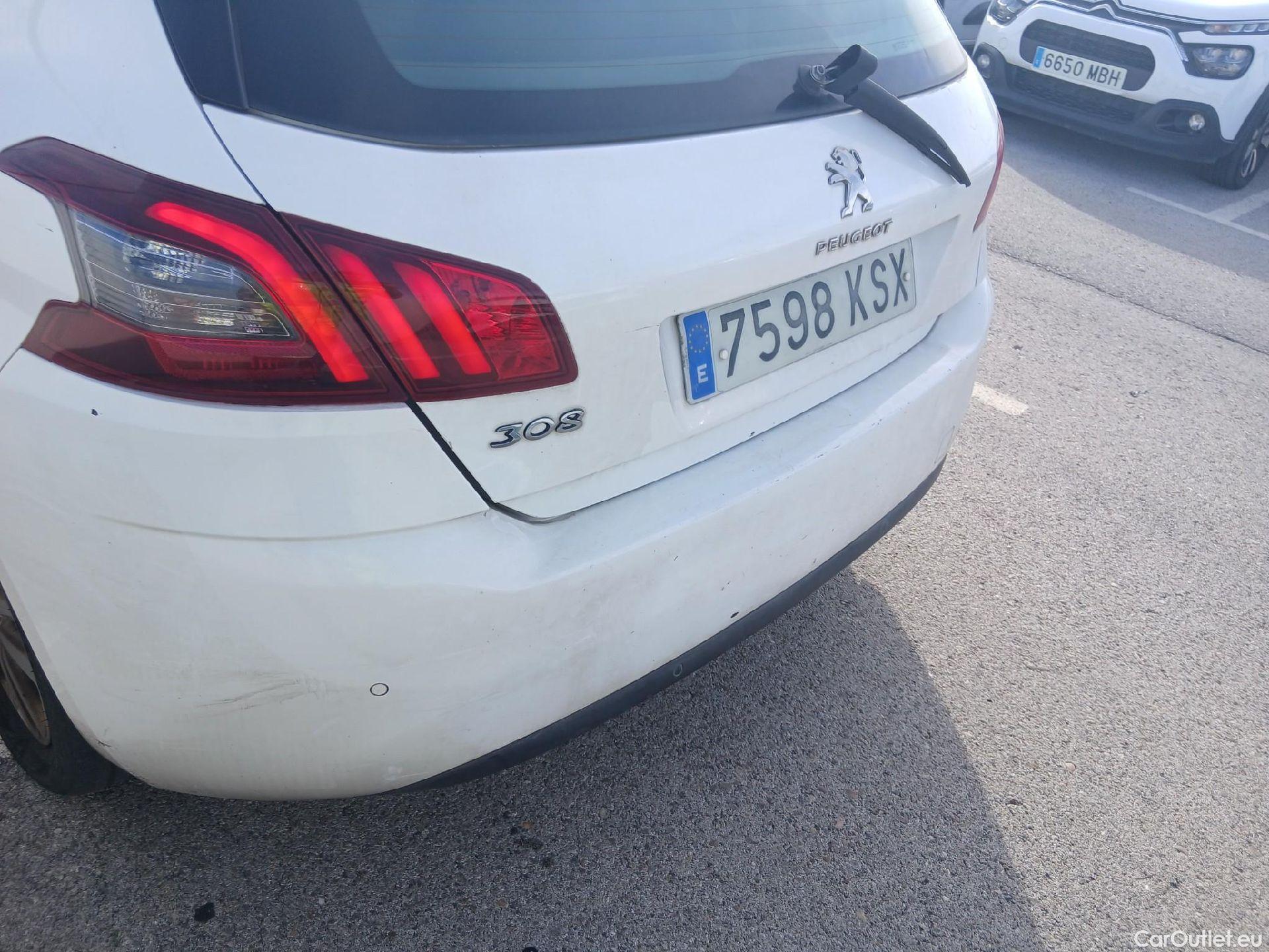  Peugeot  308 PEUGEOT  / 2017 / 5P / berlina con portón 5p Active 1.2 PureTech 96KW (130CV) S&S (AC) #33