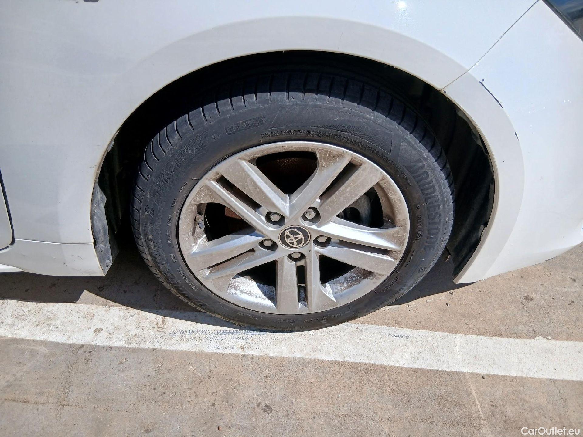  Toyota  Corolla TOYOTA  1.8 125H ACTIVE TECH E-CVT (CX)  SIN LLAVES #50