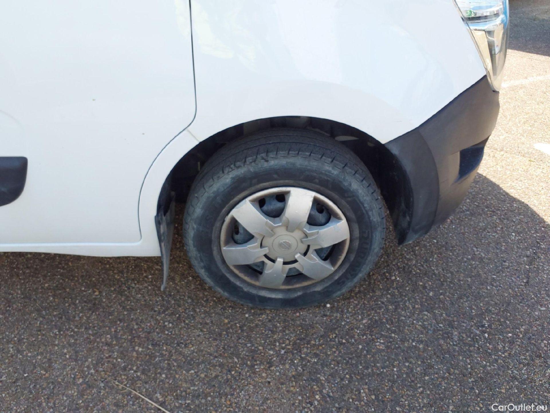  Nissan  Interstar NISSAN  / 2018 / 4P / furgón L2H2 3,5T 2.3dCi 99kW FWD Comfort #36
