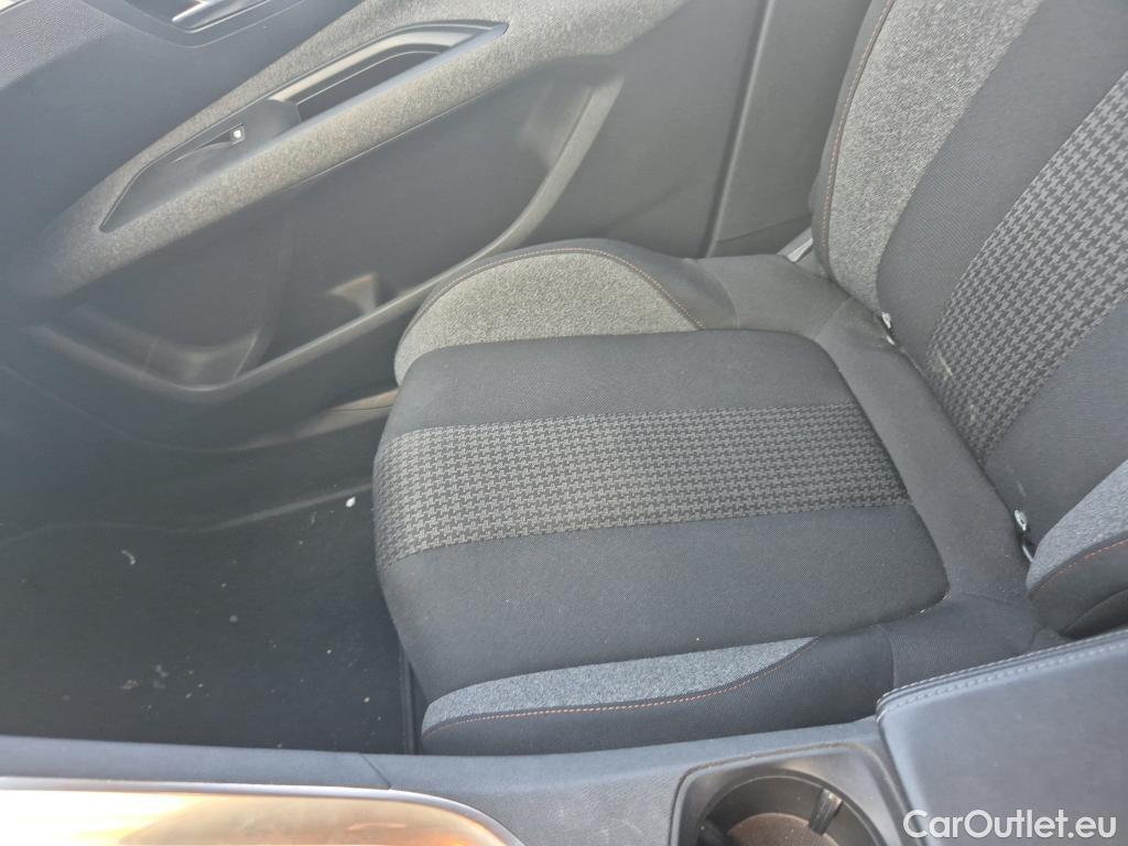  Peugeot  3008 PEUGEOT  / 2020 / 5P / todoterreno 1.5 BlueHDi 96kW S&S Active Pack EAT8 #22