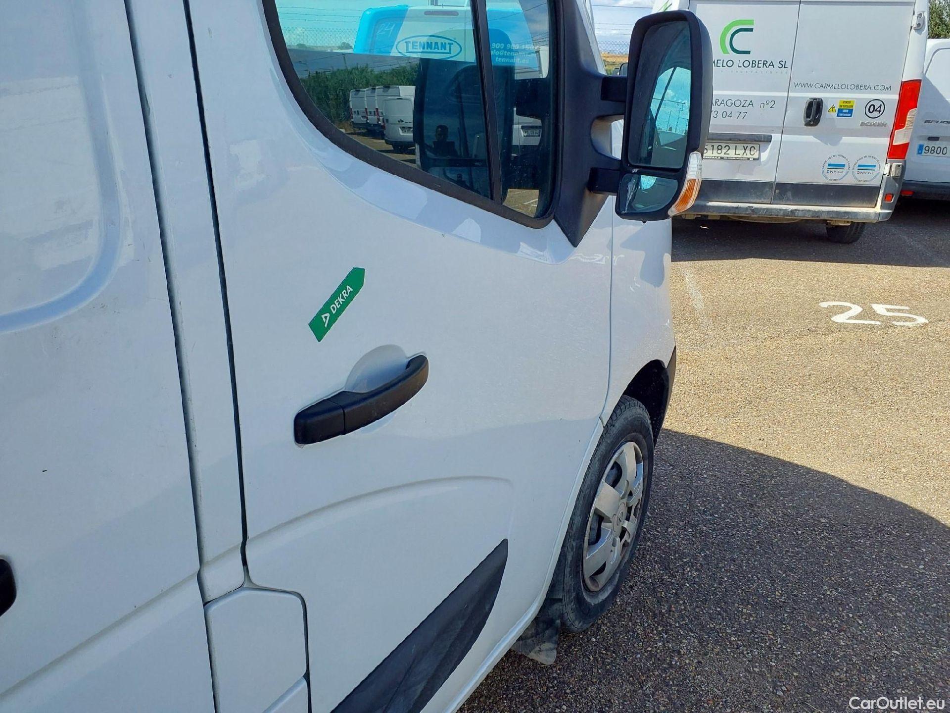  Nissan  Interstar NISSAN  / 2018 / 4P / furgón L2H2 3,5T 2.3dCi 99kW FWD Comfort #39