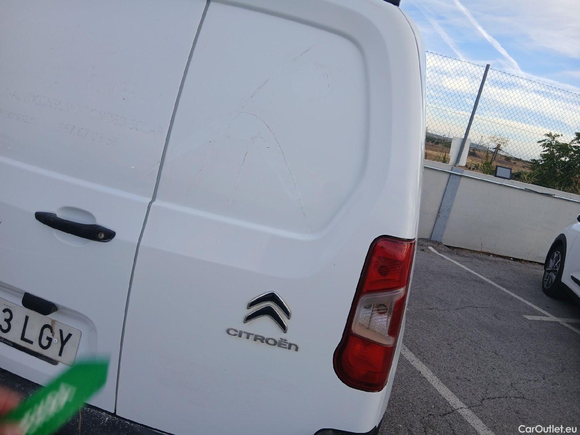  Citroen  Berlingo CITROEN  / 2018 / 3P / furgón derivado de turismo Talla M BlueHDi 100 CONTROL #29