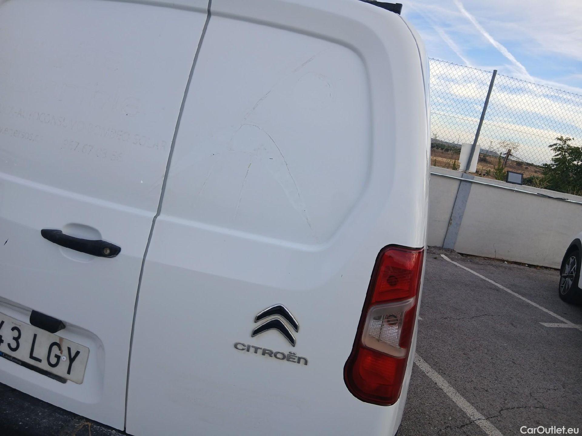  Citroen  Berlingo CITROEN  / 2018 / 3P / furgón derivado de turismo Talla M BlueHDi 100 CONTROL #30