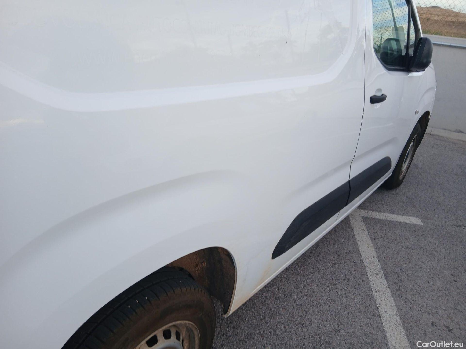  Citroen  Berlingo CITROEN  / 2018 / 3P / furgón derivado de turismo Talla M BlueHDi 100 CONTROL #31
