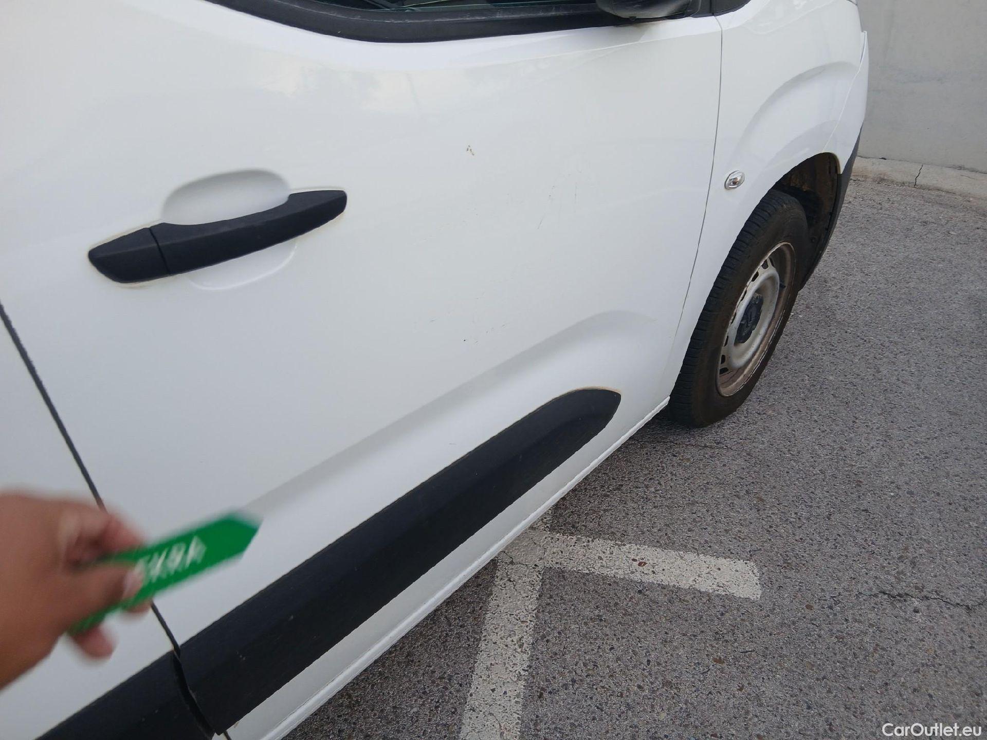  Citroen  Berlingo CITROEN  / 2018 / 3P / furgón derivado de turismo Talla M BlueHDi 100 CONTROL #36