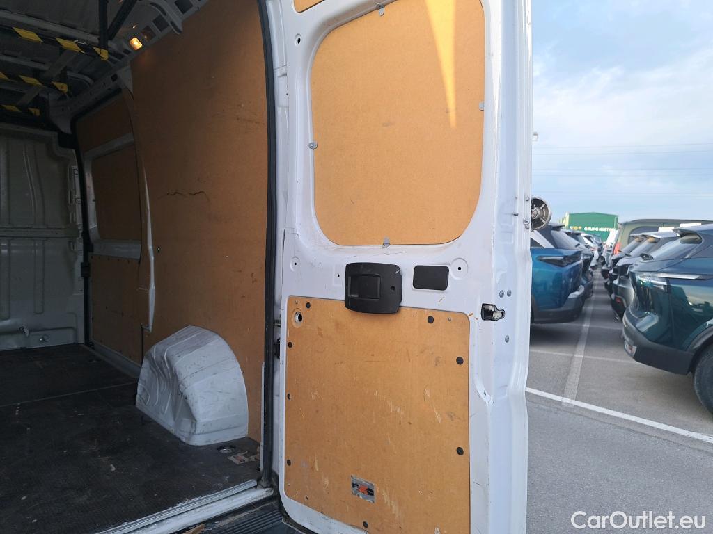  Opel  Movano OPEL  / 2021 / 4P / furgón Furgón Base L2H2 3.5T 2.2 BlueHDi 88kW #45