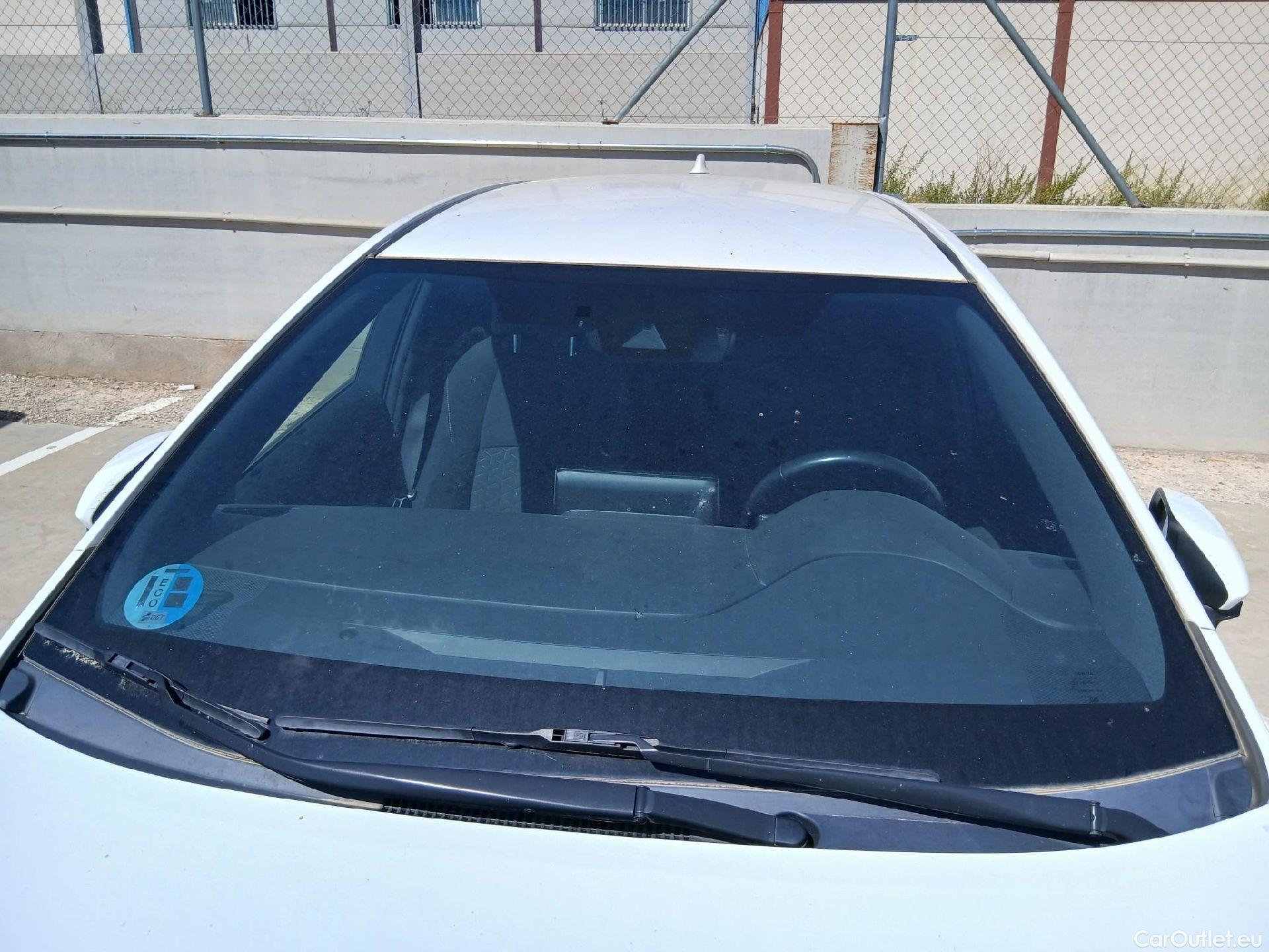  Toyota  Corolla TOYOTA  1.8 125H ACTIVE TECH E-CVT (CX)  SIN LLAVES #5