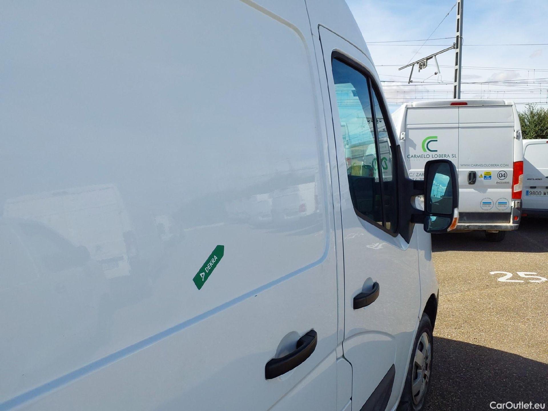 Nissan  Interstar NISSAN  / 2018 / 4P / furgón L2H2 3,5T 2.3dCi 99kW FWD Comfort #27
