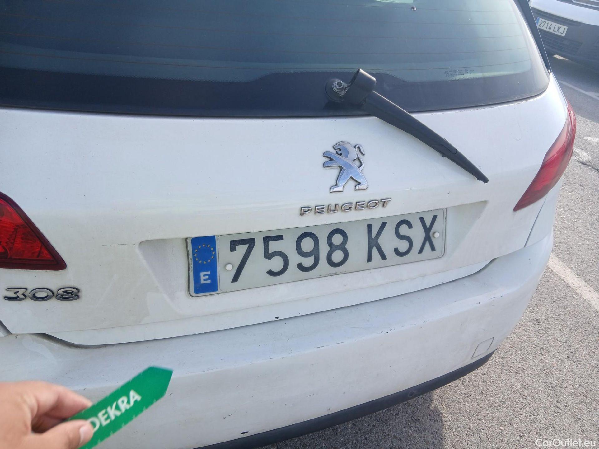  Peugeot  308 PEUGEOT  / 2017 / 5P / berlina con portón 5p Active 1.2 PureTech 96KW (130CV) S&S (AC) #34